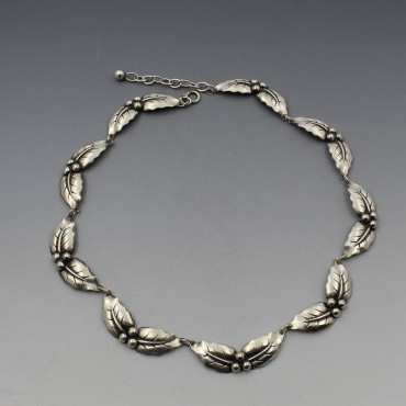 NE FROM silver leaves necklace